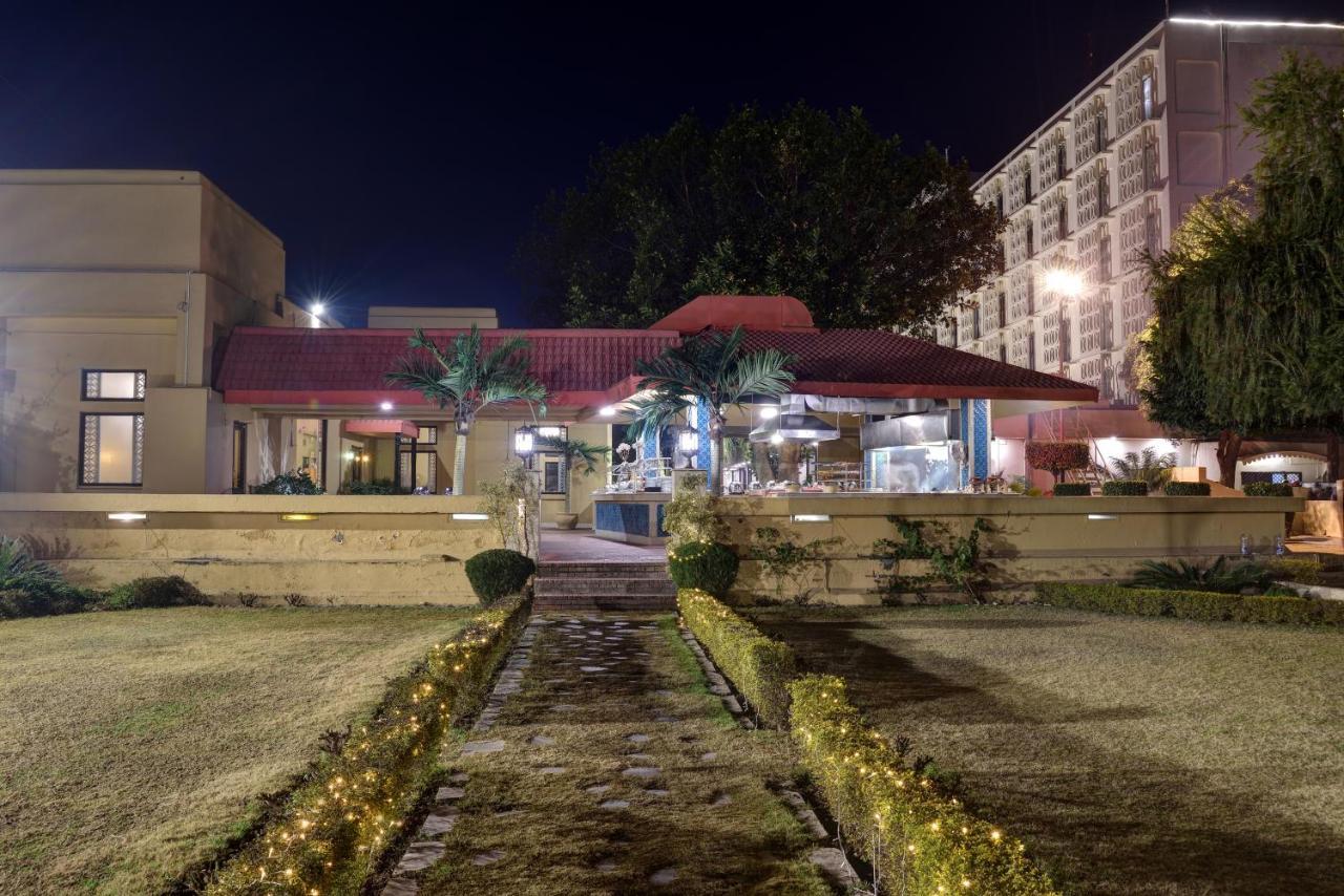 Pearl Continental Hotel, Rawalpindi Exterior photo